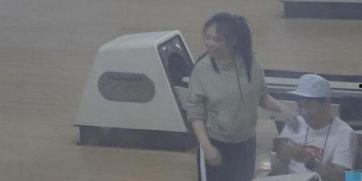 成人女生保龄球视频  第1张